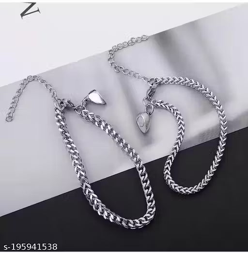 Veloura Magnetic Heart Bracelet