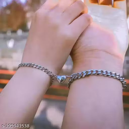 Veloura Magnetic Heart Bracelet